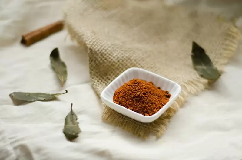 La cannelle est une épice utile qui contribue à l'équilibre de l'insuline dans le sang